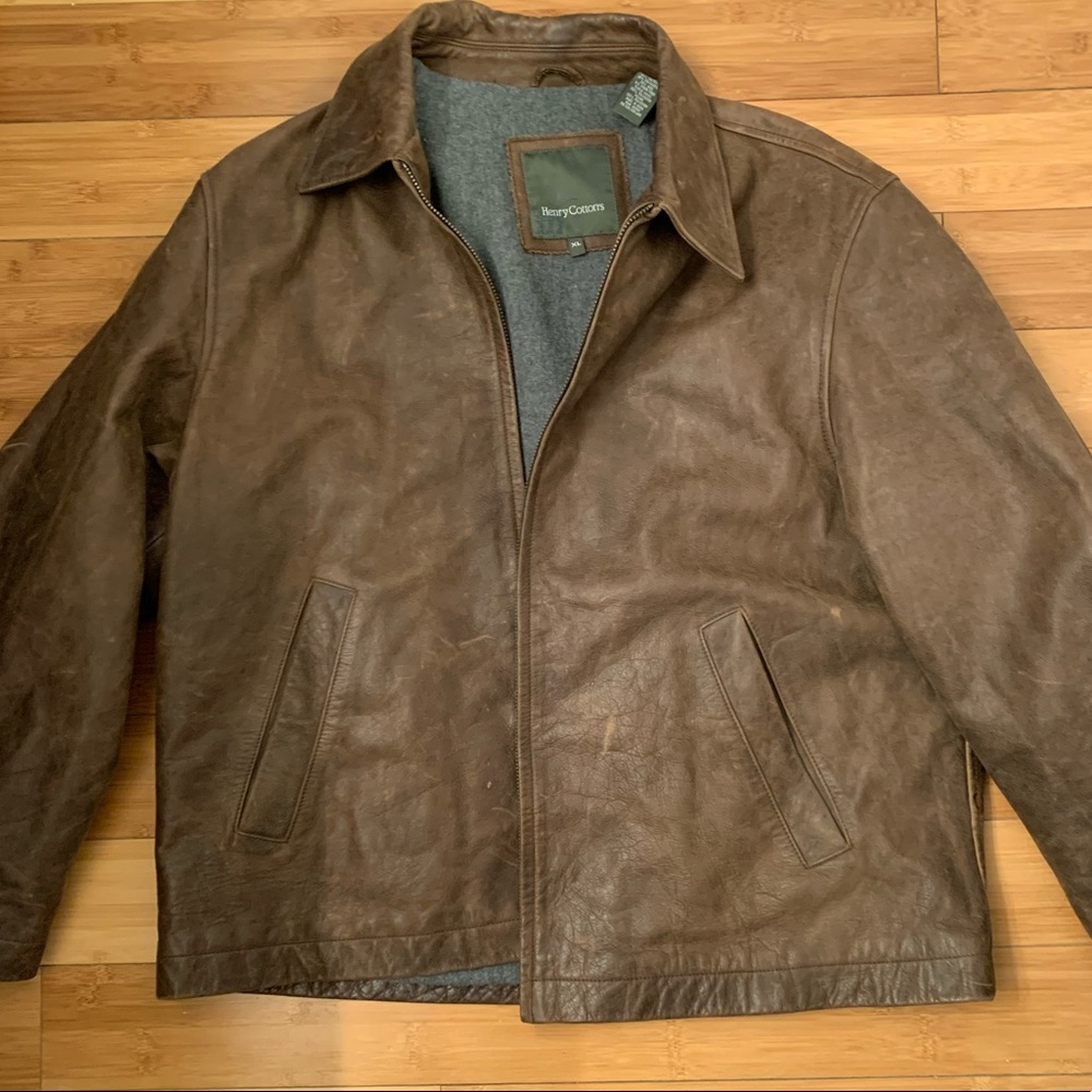 Men’s brown leather jacket